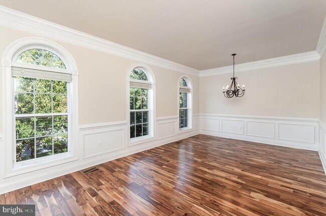 Building Photo - 15886 Mackenzie Manor Dr