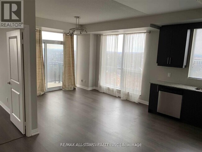 Photo du bâtiment - 9500 Markham Rd