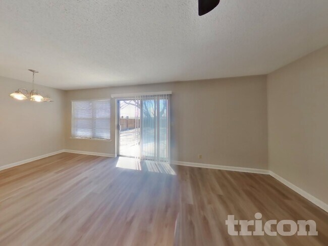 Foto del edificio - 7815 Melbury Forest