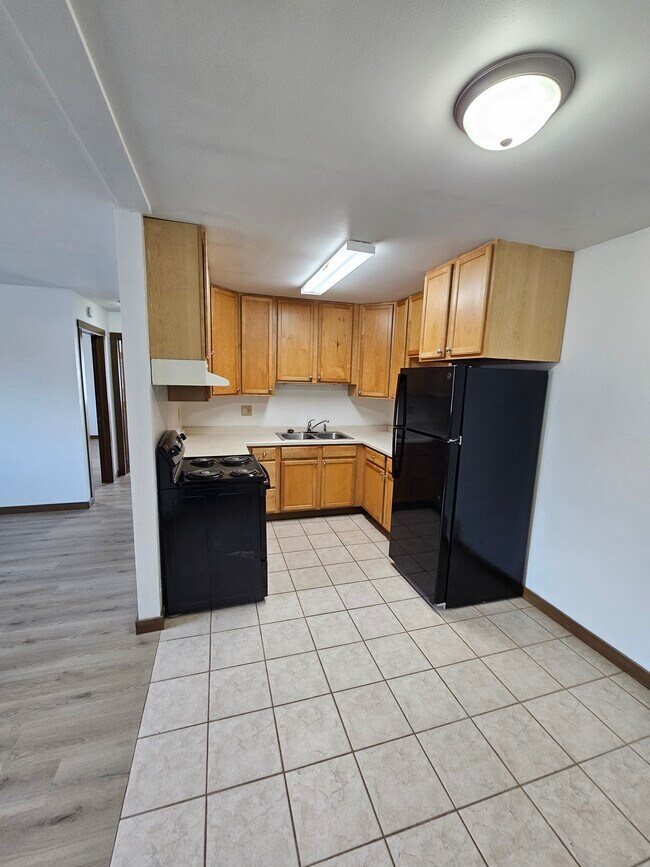 Building Photo - 1709 La Crescent St