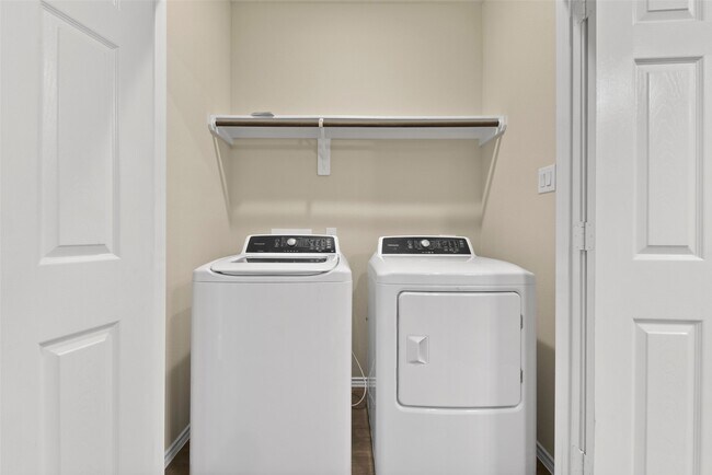 Foto del edificio - 9650 Warm Spring