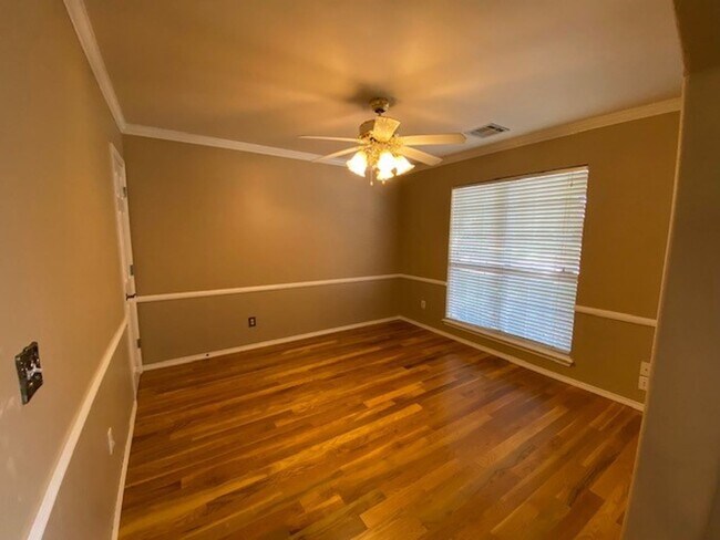 Foto del edificio - One Story in Jenks-1/2 acre corner lot-ful...