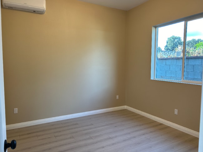 Building Photo - 201 S Mockingbird Ln