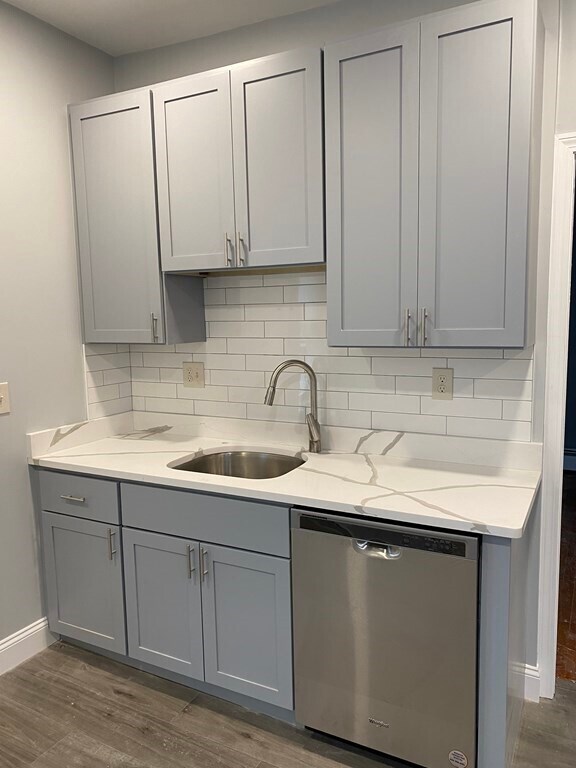 Foto del edificio - 688 E 7th St