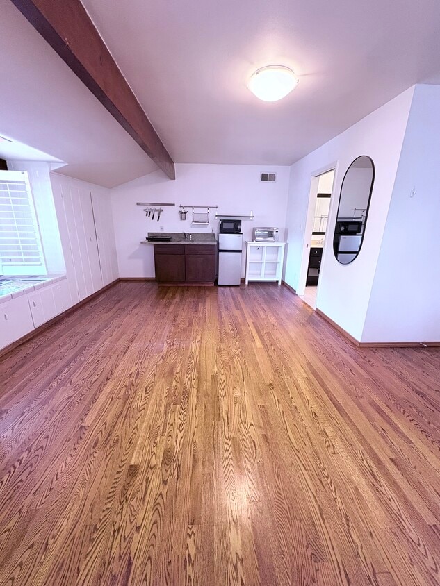 Primary Photo - 5504 Calhoun Ave