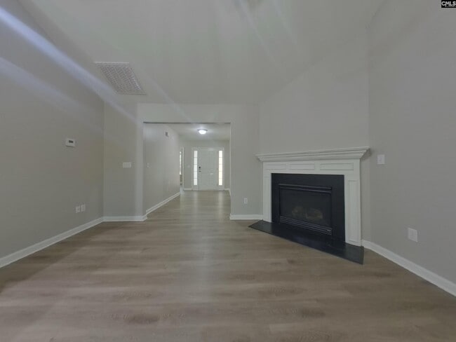 Building Photo - 214 Silverwood Trail