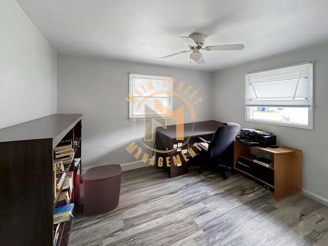 Building Photo - 708 N Fernmeadow Dr