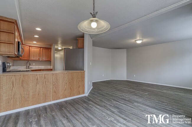 Foto del edificio - Pet Friendly Double Primary Townhome in Va...