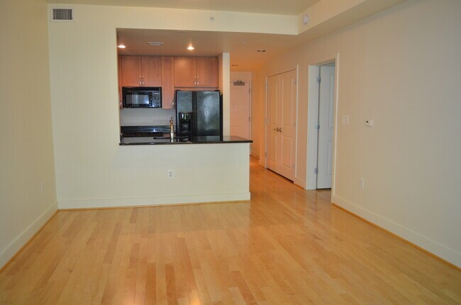 Building Photo - 4101 Albemarle St NW