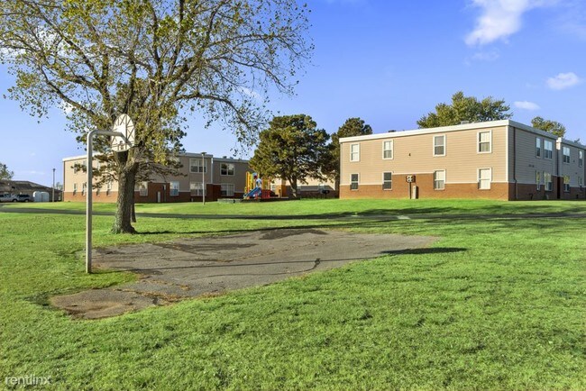 Building Photo - 4 br, 1.5 bath  - Rolling Fields DHP