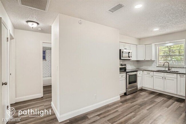 Building Photo - 4 br, 2 bath House - 4926 Haines Road N UNIT
