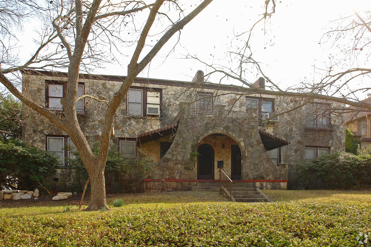 254 Cloverleaf Ave, San Antonio, TX 78209 Apartments in San Antonio