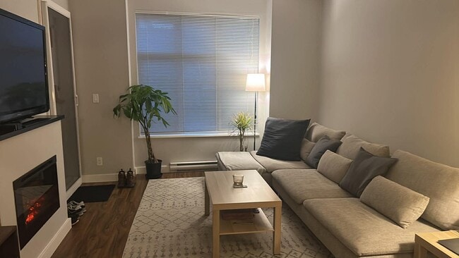 Building Photo - 250 Francis Way