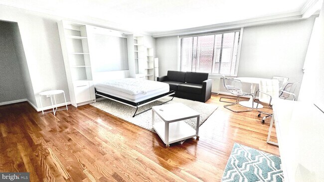 Foto del edificio - 5112 MacArthur Blvd NW