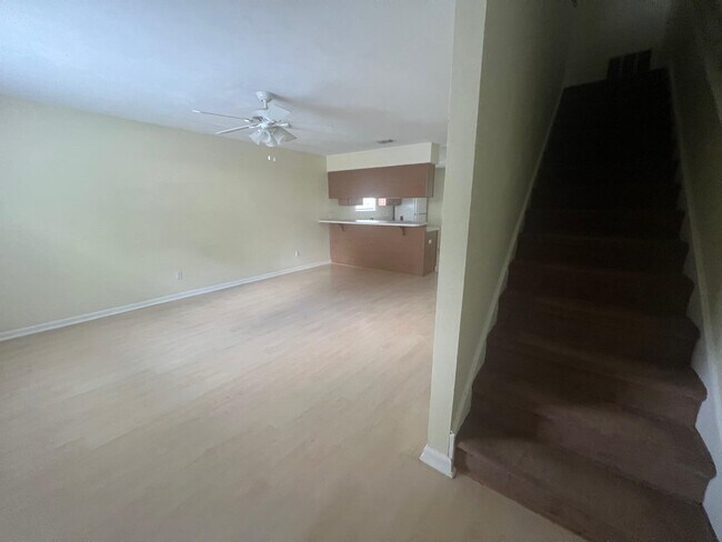 Foto del edificio - 3051 Camelliawood Cir E