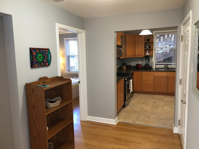 Foto del edificio - 5955 N Winthrop Ave