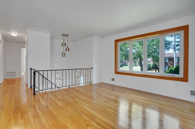 Foto del edificio - 345 Valleyscent Ave