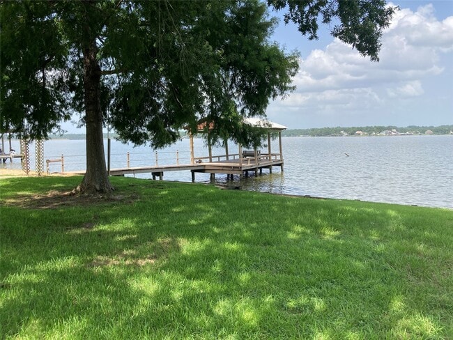 Building Photo - 554 Harbor Dr