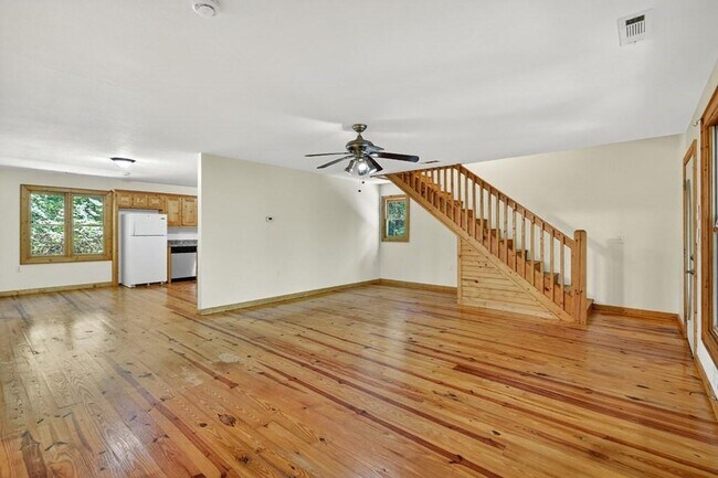 Foto del edificio - 3890 Mineral Bluff Hwy