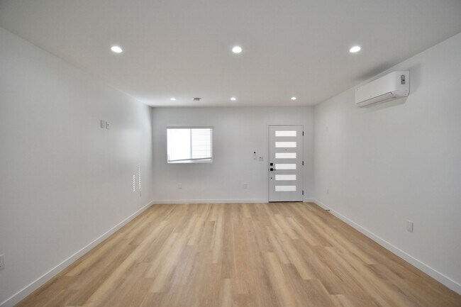 Foto del edificio - 11645 Moorpark St