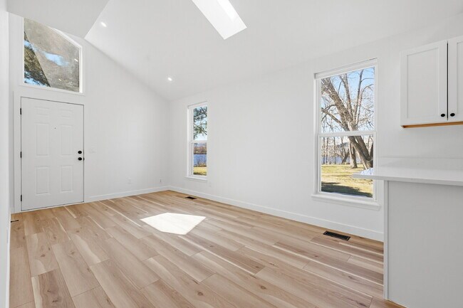 Building Photo - $1,740.95, 2- Beds - 1 Bath, Condo in Wheat Ridge with Washer and Dryer