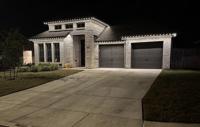 Building Photo - 4 Bedroom/3 Bath Ladera Enclave Subdivision