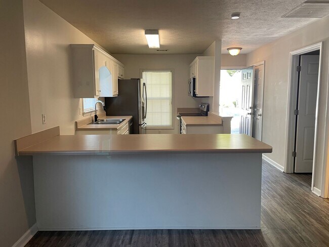 Foto del edificio - LOCATION - Close to everything Augusta. Updated townhome in West Wheeler Townhomes move in ready