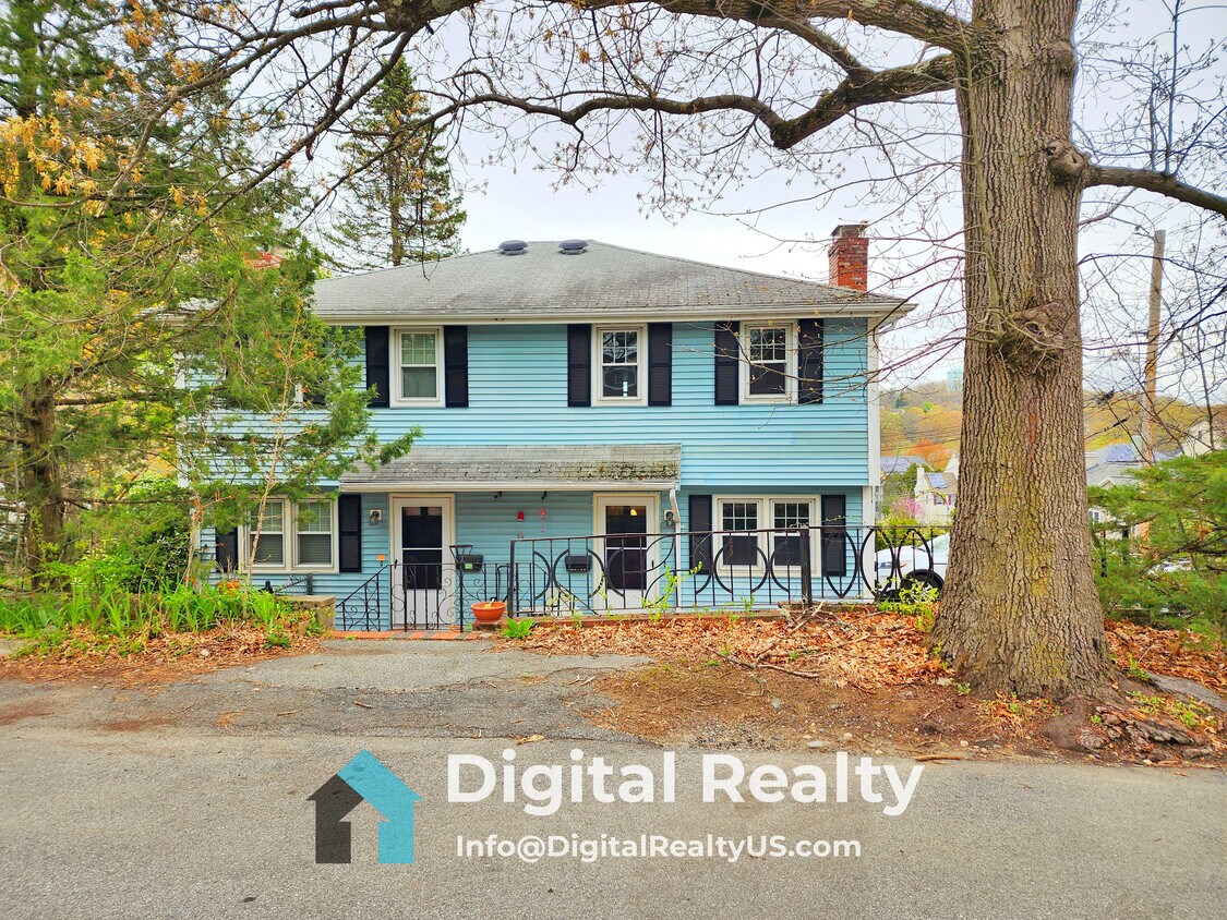 44 Montague St Unit B, Arlington, MA 02474 Apartments in Arlington