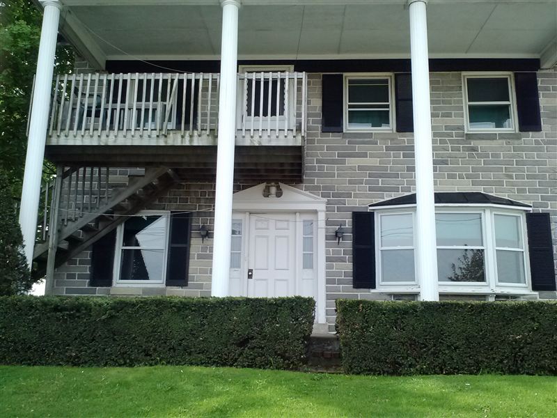 Primary Photo - 604 Peters Rd