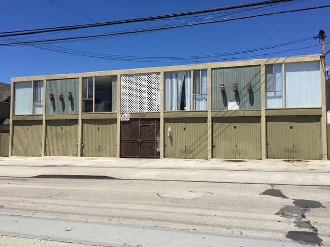 Building Photo - 1625 Loma Ave