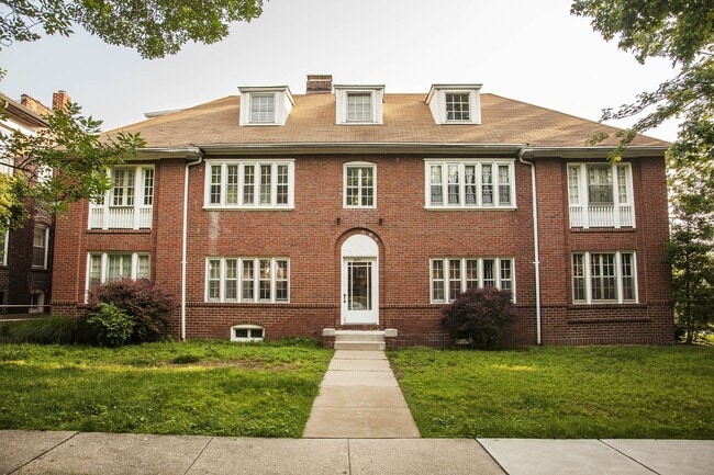 Building Photo - 6401 Alamo Ave