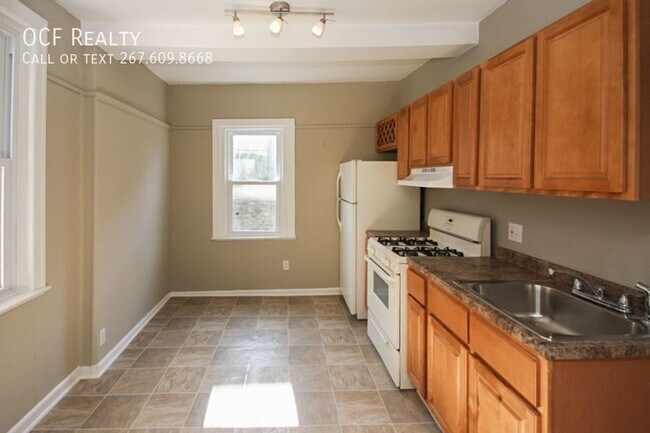 Building Photo - 5768 N 20th St