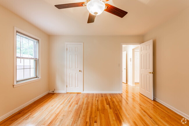 1BR, 1BA - 912SF - Bedroom - Westfield Hamilton House, LLC