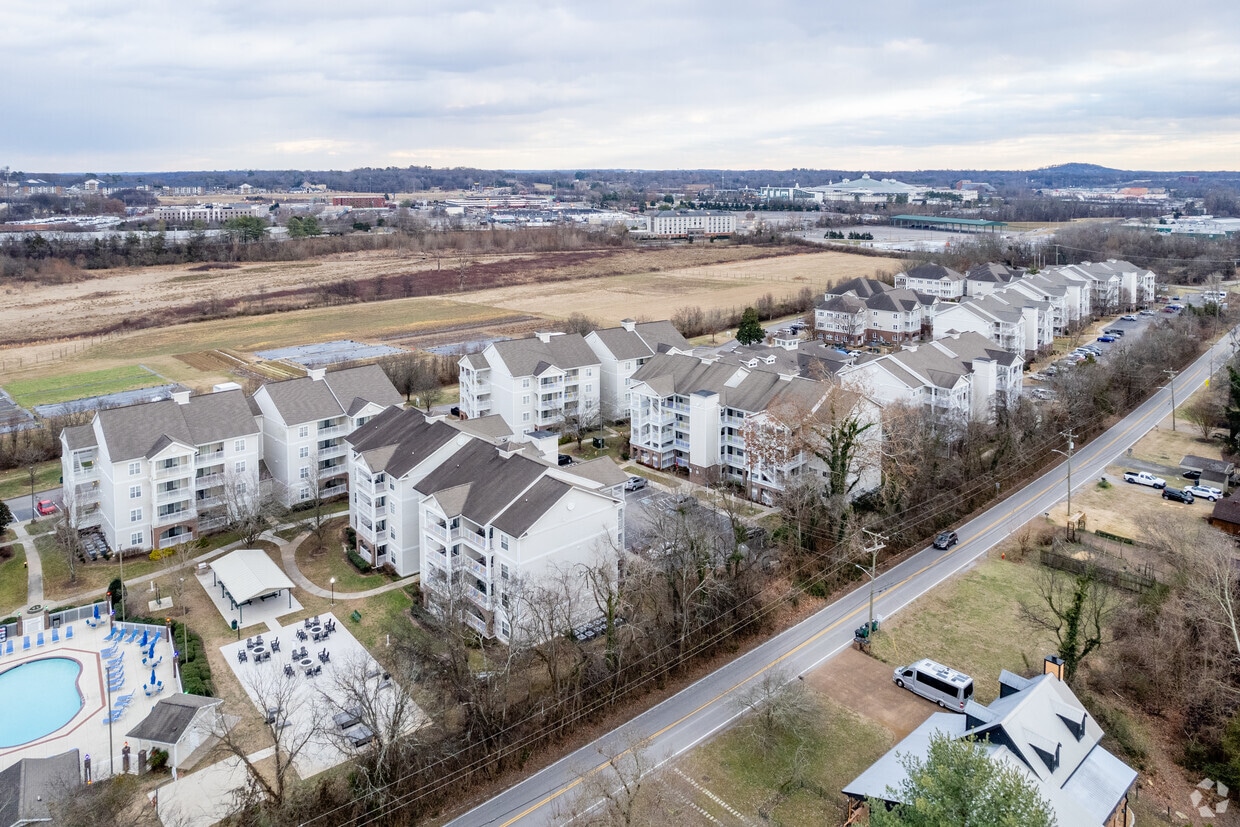 Building Photo - 2212 Pennington Bend Rd