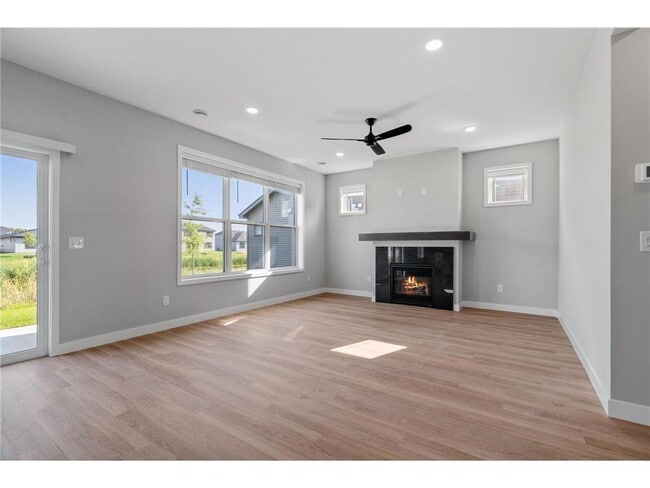 Building Photo - 5066 Lander Ave NE