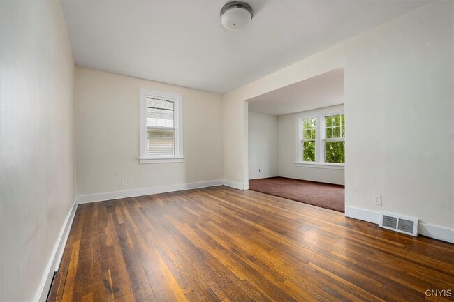 Building Photo - 1410 Fincke Ave