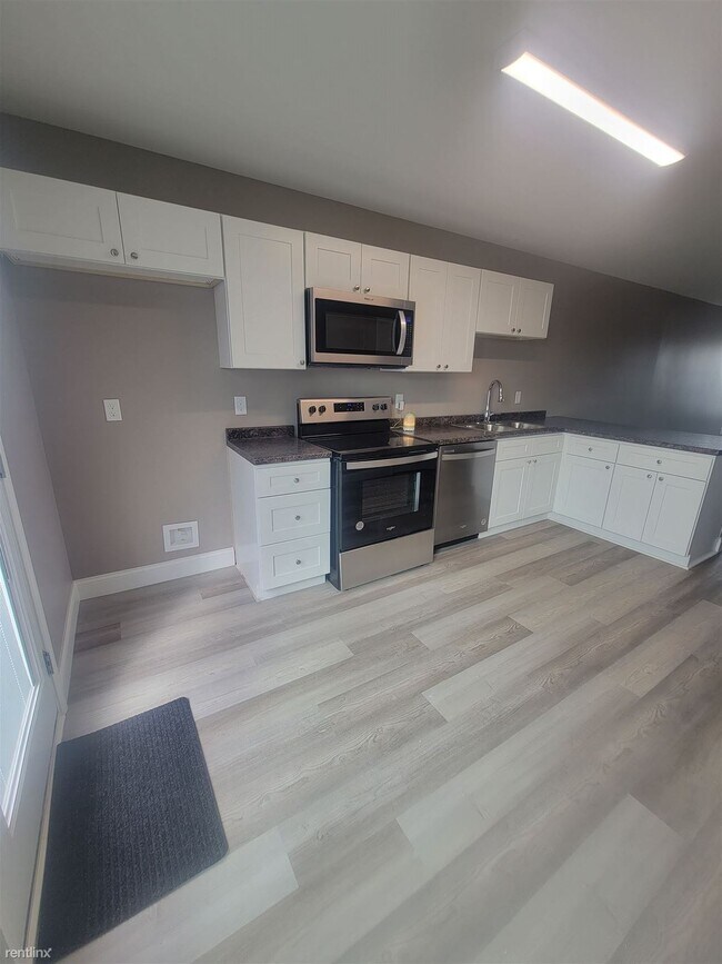 Building Photo - 2 br, 2 bath 4plex - 255 Creekwood Ave Apt...