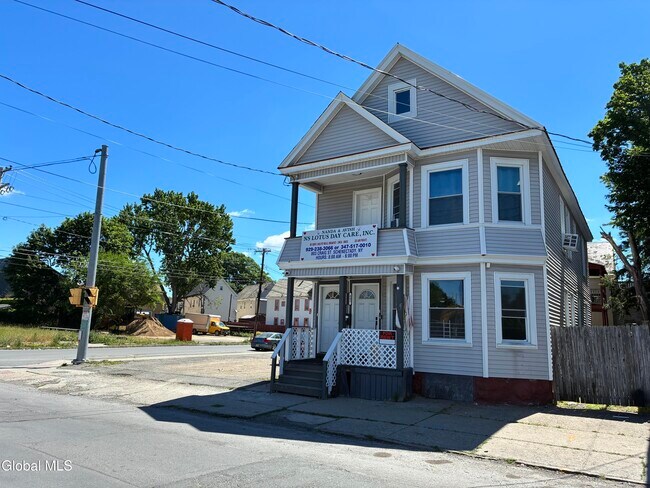 Foto del edificio - 803 Craig St