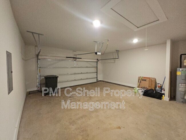 Foto del edificio - 6047 Twenty One Oaks Dr