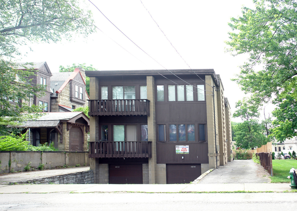 Foto principal - 4830-4832 Ellsworth Ave