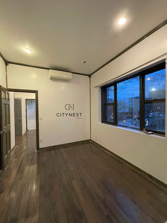Foto del edificio - 301 Franklin Ave