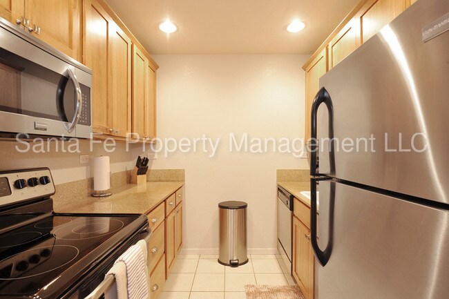 Building Photo - Fully Furnished 3 Bedroom Condo at San Mateo