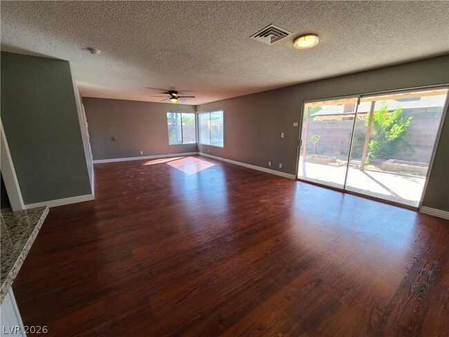 Building Photo - 6751 Ledgewood Dr