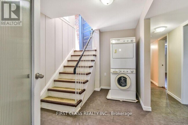 Photo du bâtiment - 24 Fintona Ave