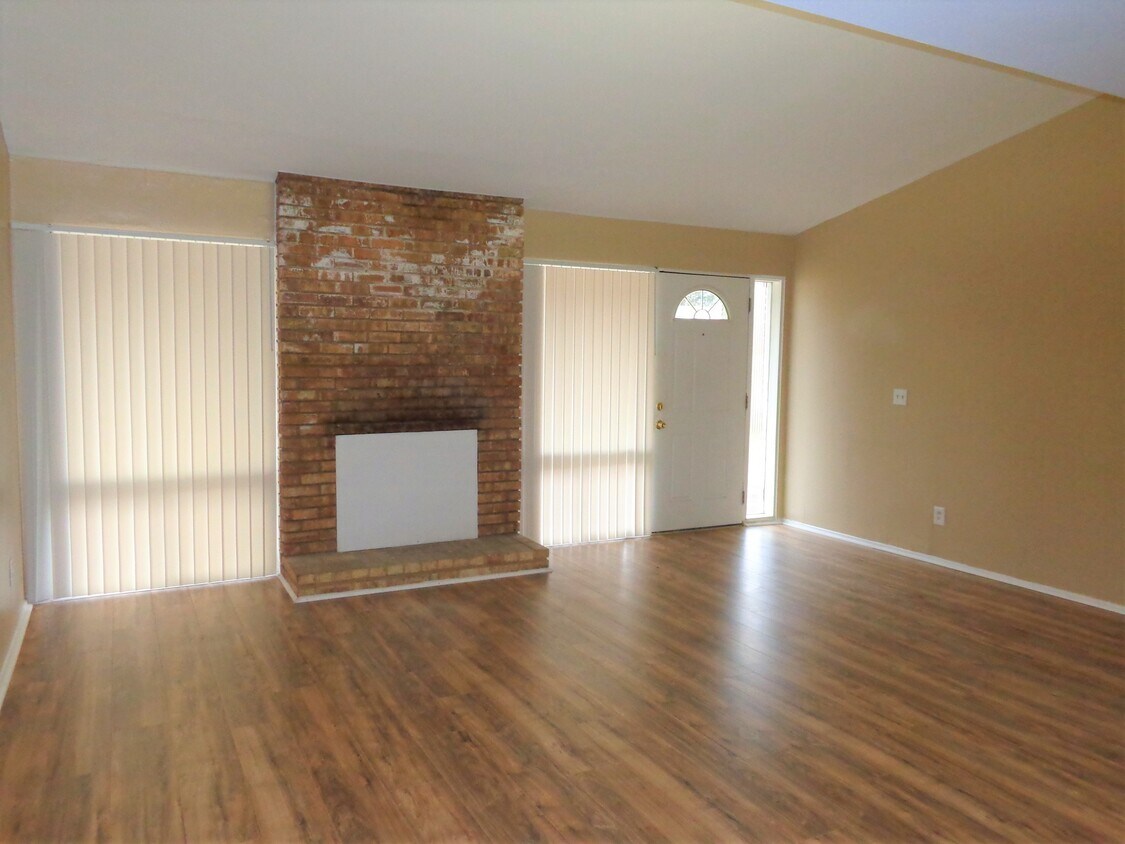 355 Allen Dr, Florissant, MO 63033 House Rental in Florissant, MO