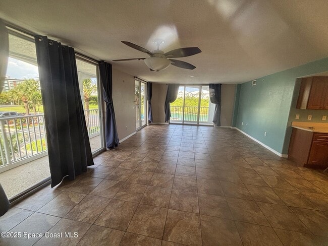 Building Photo - 8922 Laguna Ln