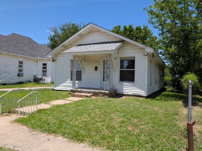 Foto del edificio - 207 3rd Ave NW