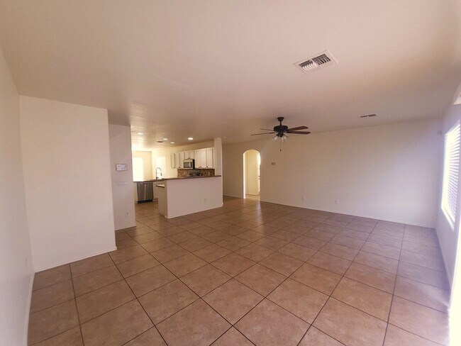 Building Photo - Spacious 3BR Phx Home for Rent!