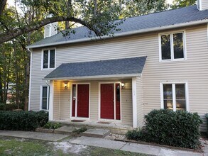 Building Photo - 101-103 Chevis Dr