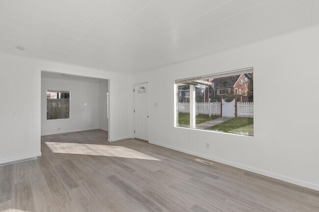 Foto del edificio - 9101 8th Ave NE